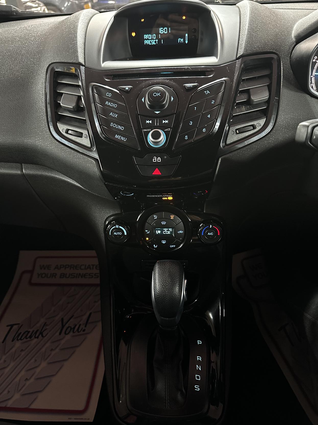 Ford Fiesta 1.6 Zetec Hatchback 5dr Petrol Powershift Euro 5 (105 ps)