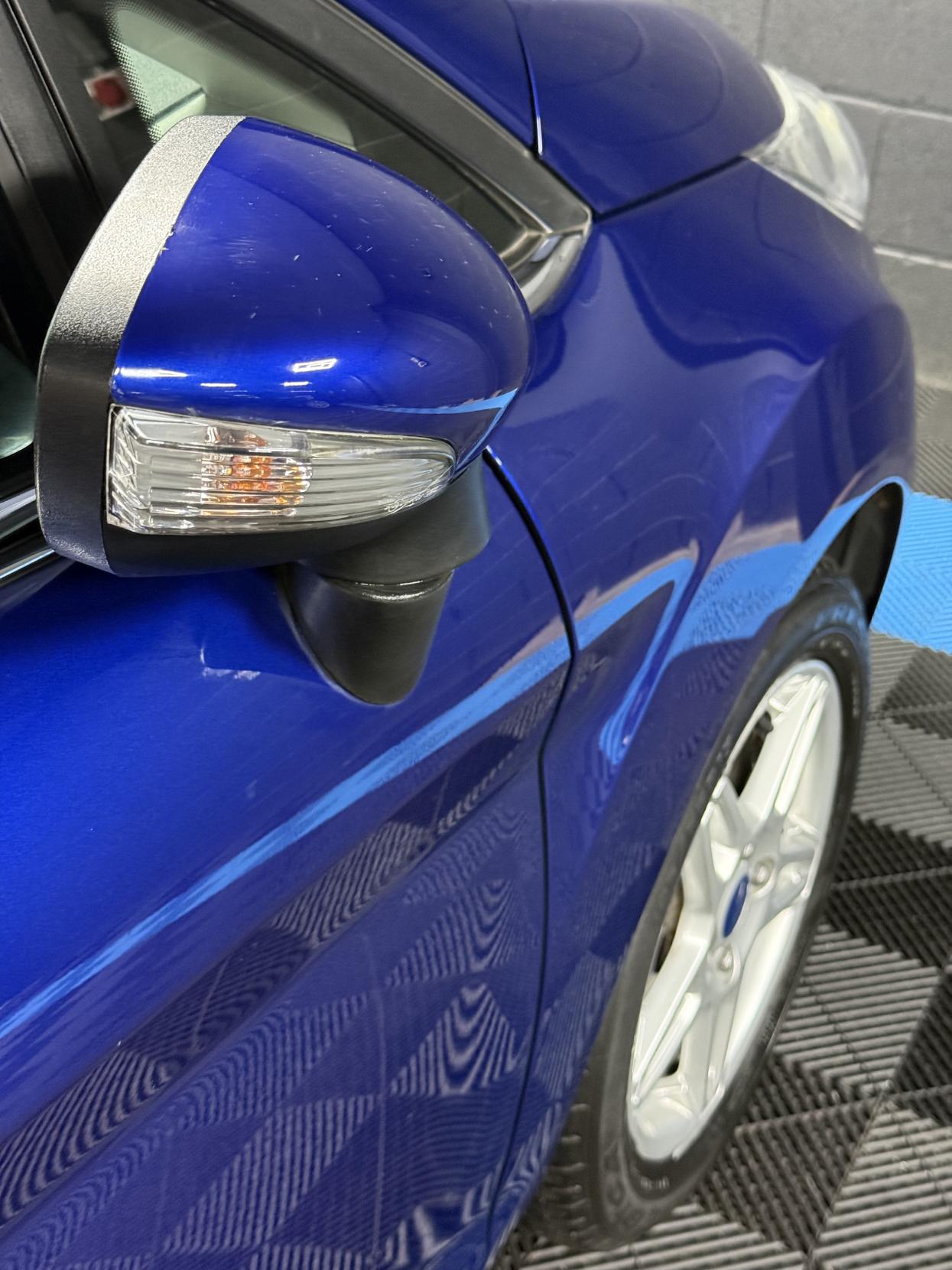 Ford Fiesta 1.6 Zetec Hatchback 5dr Petrol Powershift Euro 5 (105 ps)