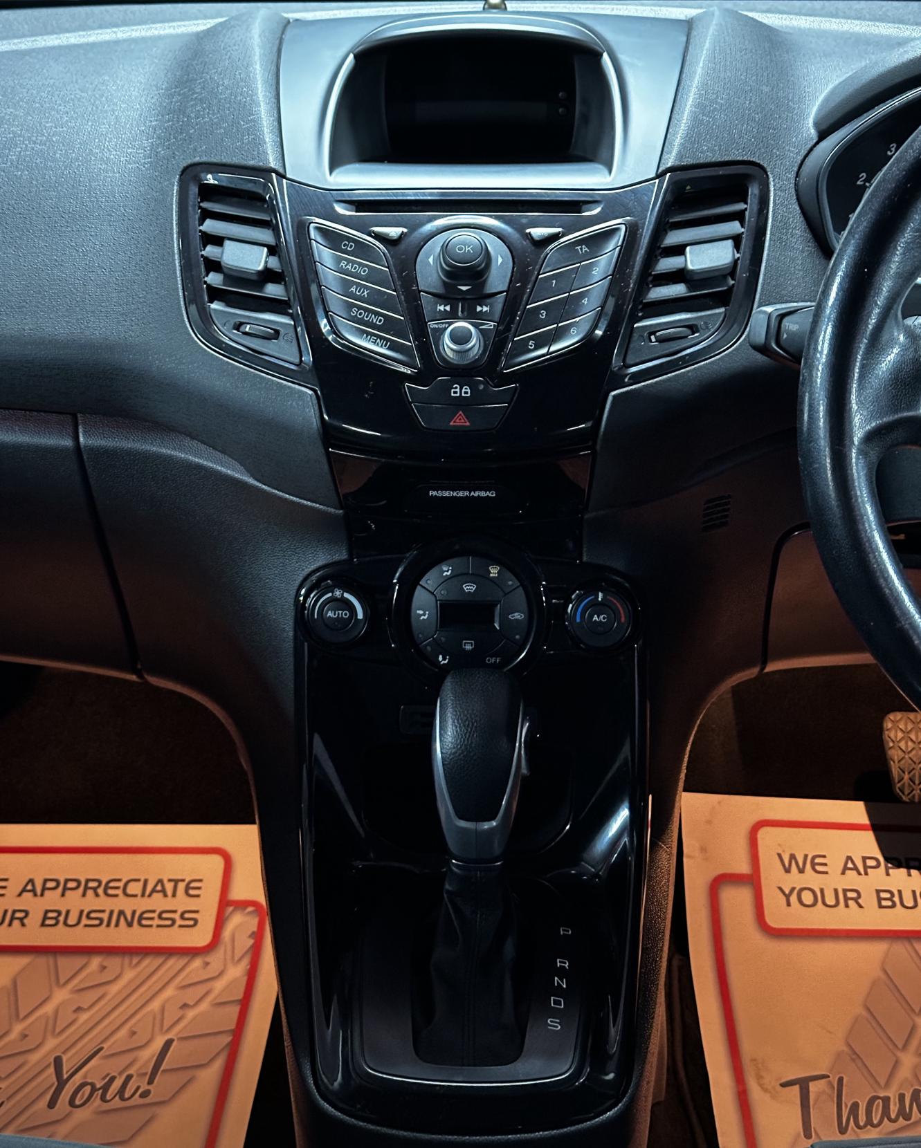 Ford Fiesta 1.6 Zetec Hatchback 5dr Petrol Powershift Euro 5 (105 ps)