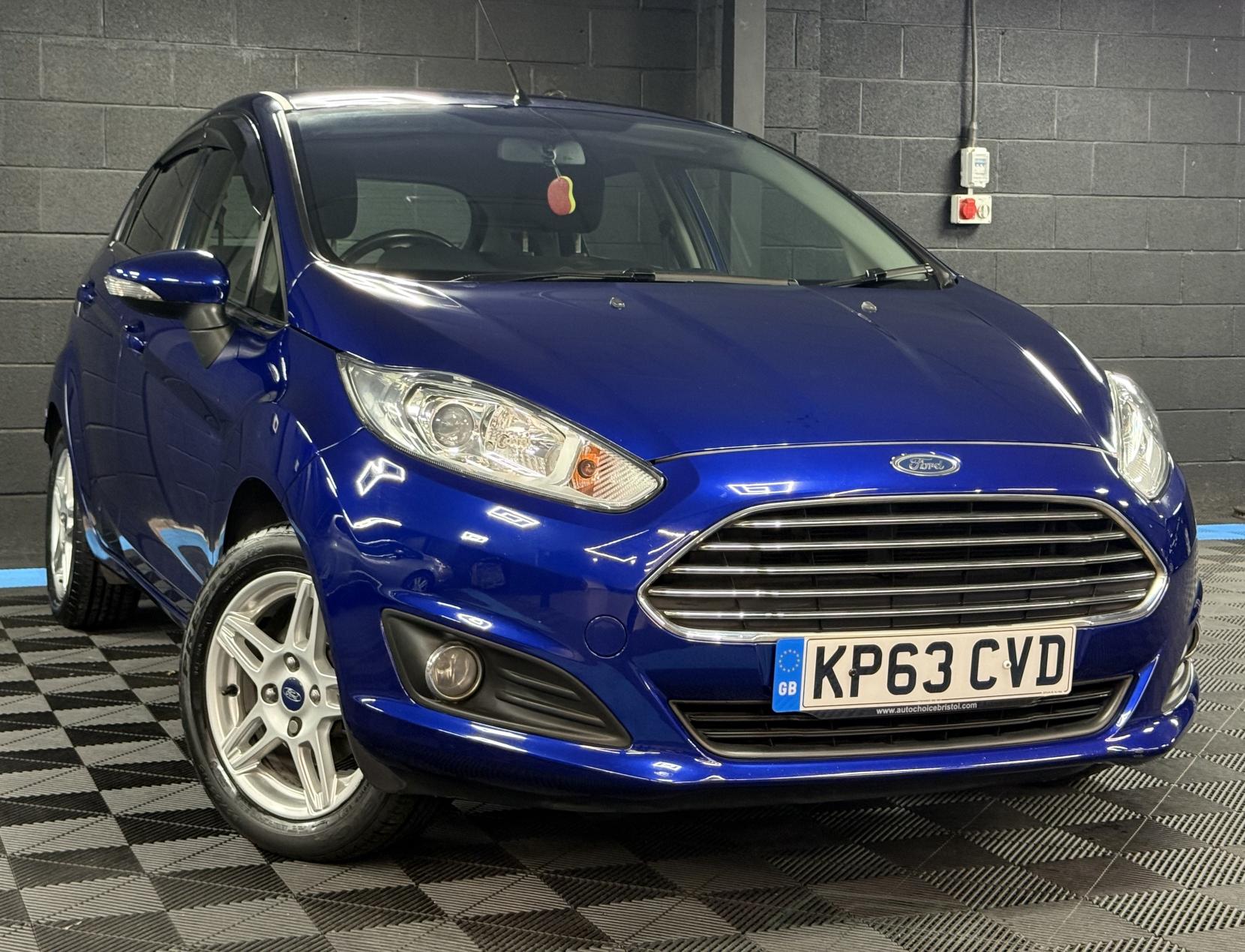 Ford Fiesta 1.6 Zetec Hatchback 5dr Petrol Powershift Euro 5 (105 ps)