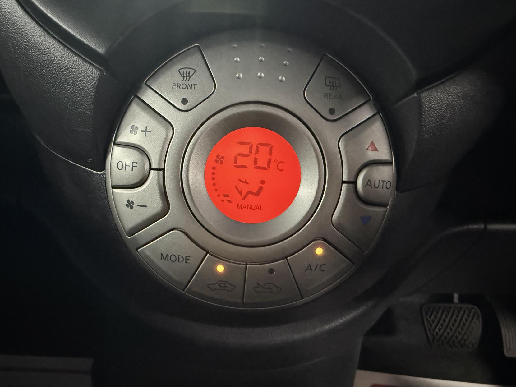 Nissan Micra 1.2 DIG-S Tekna Hatchback 5dr Petrol CVT Euro 5 (s/s) (98 ps)