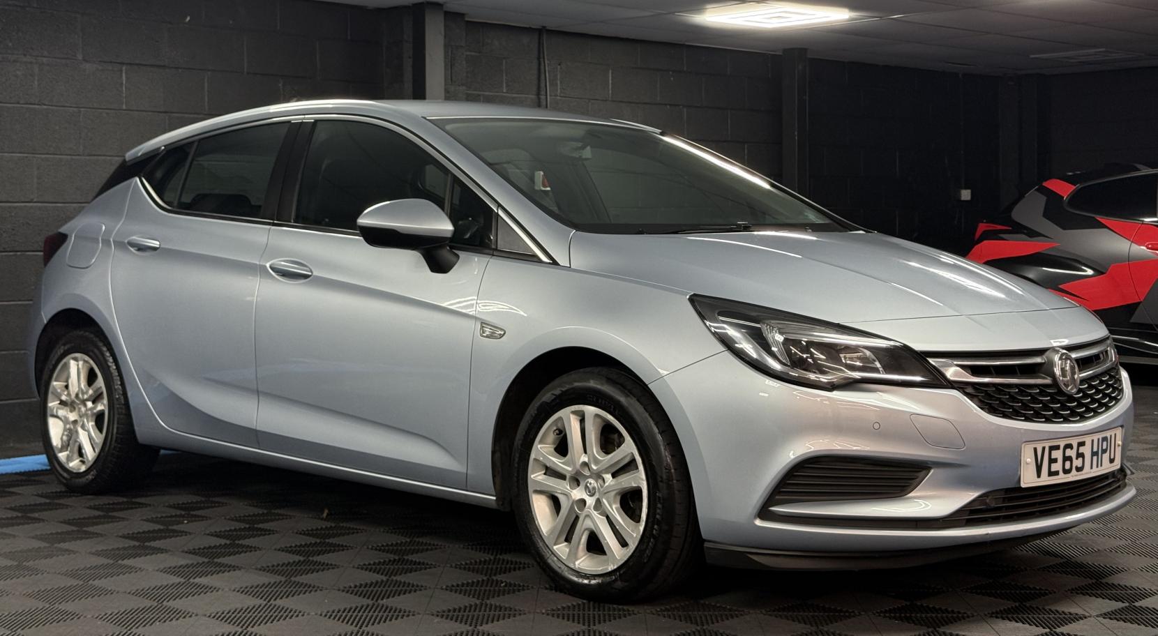 Vauxhall Astra 1.6 CDTi BlueInjection Tech Line Hatchback 5dr Diesel Auto Euro 6 (136 ps)
