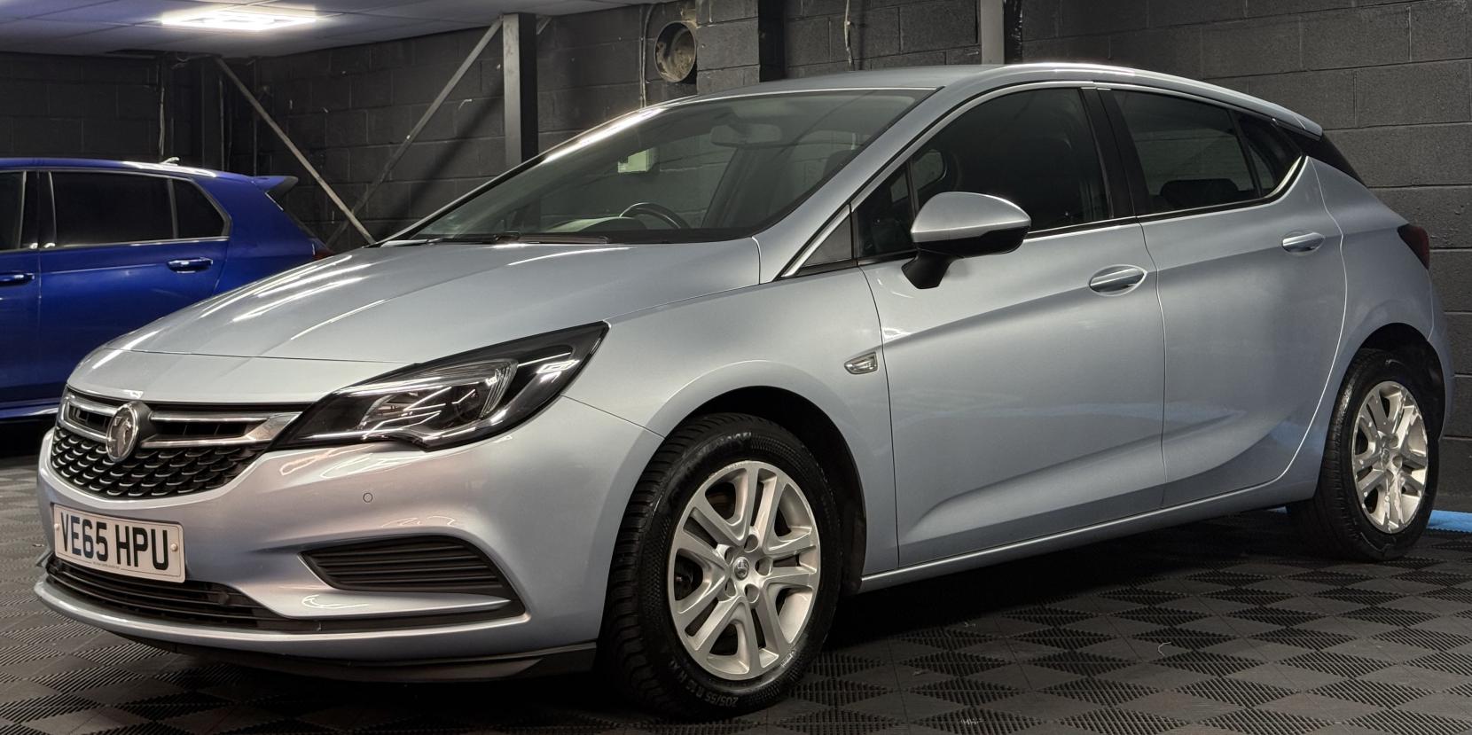Vauxhall Astra 1.6 CDTi BlueInjection Tech Line Hatchback 5dr Diesel Auto Euro 6 (136 ps)