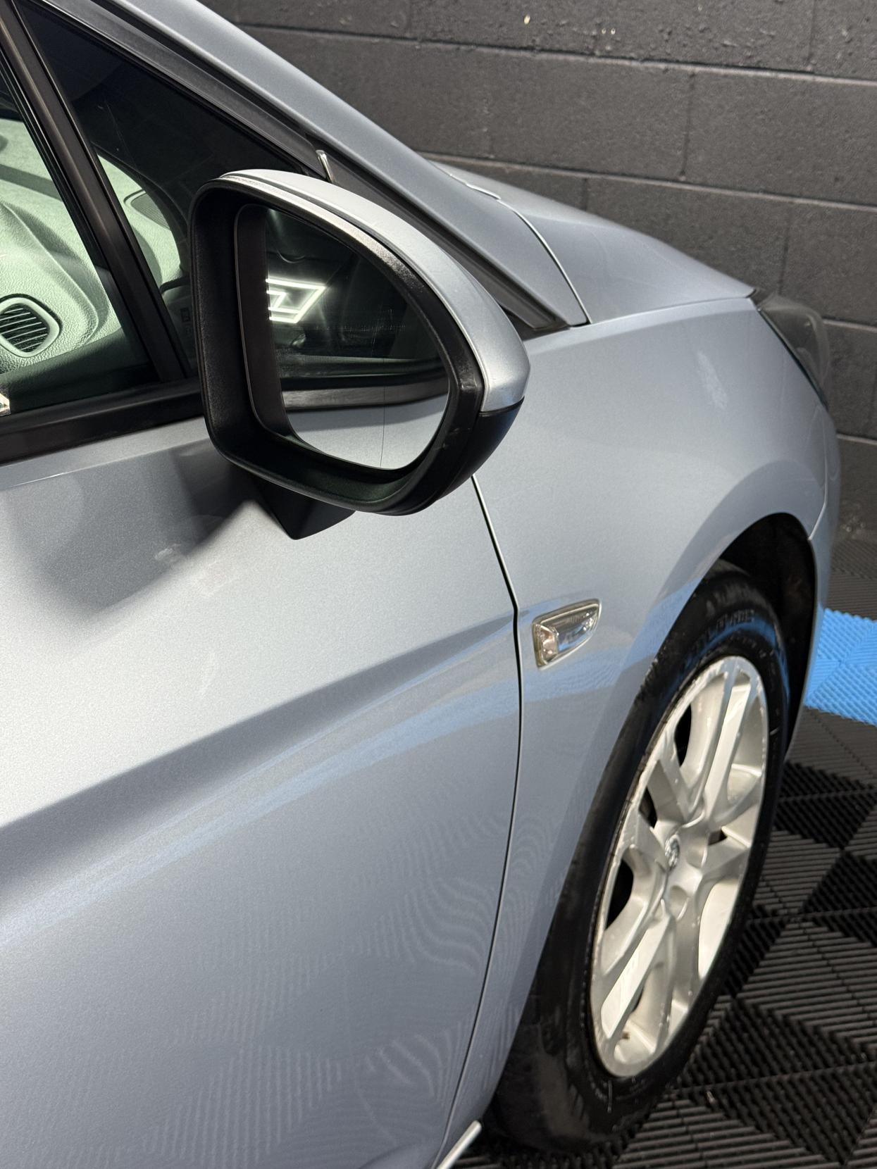 Vauxhall Astra 1.6 CDTi BlueInjection Tech Line Hatchback 5dr Diesel Auto Euro 6 (136 ps)