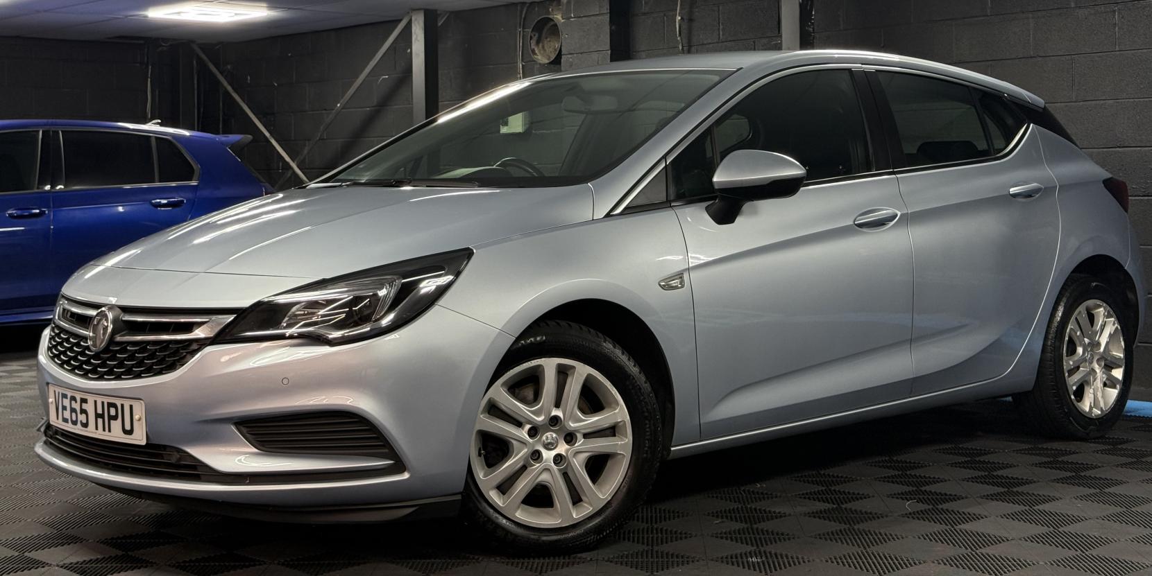 Vauxhall Astra 1.6 CDTi BlueInjection Tech Line Hatchback 5dr Diesel Auto Euro 6 (136 ps)