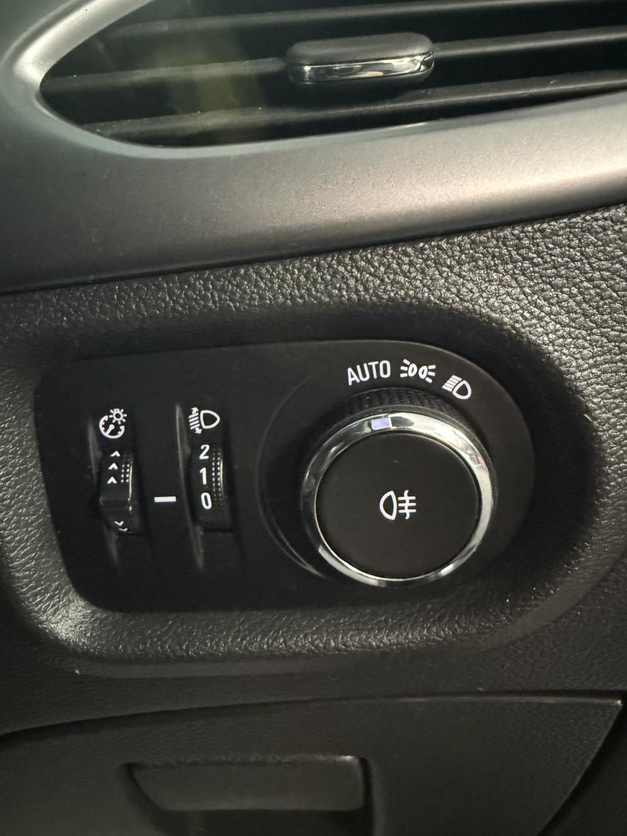 Vauxhall Astra 1.6 CDTi BlueInjection Tech Line Hatchback 5dr Diesel Auto Euro 6 (136 ps)