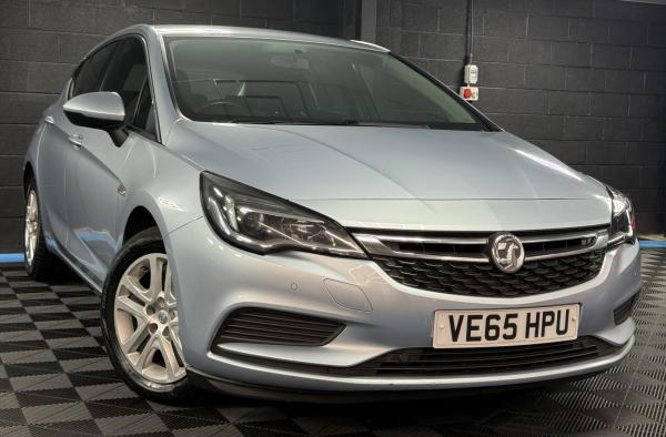 Vauxhall Astra 1.6 CDTi BlueInjection Tech Line Hatchback 5dr Diesel Auto Euro 6 (136 ps)
