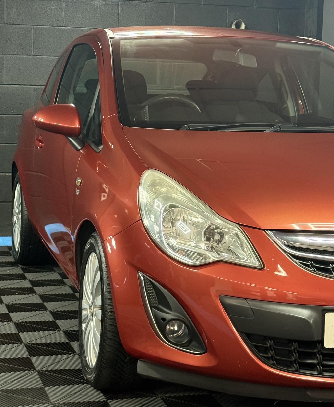 Vauxhall Corsa 1.2i ecoFLEX 16V Excite Hatchback 3dr Petrol Easytronic Euro 5 (A/C) (85 ps)