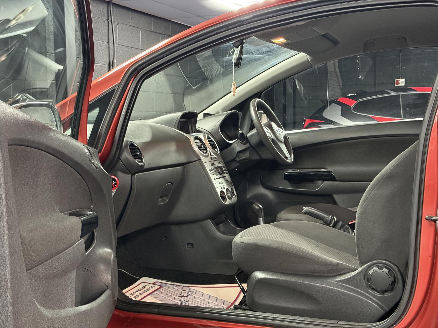 Vauxhall Corsa 1.2i ecoFLEX 16V Excite Hatchback 3dr Petrol Easytronic Euro 5 (A/C) (85 ps)