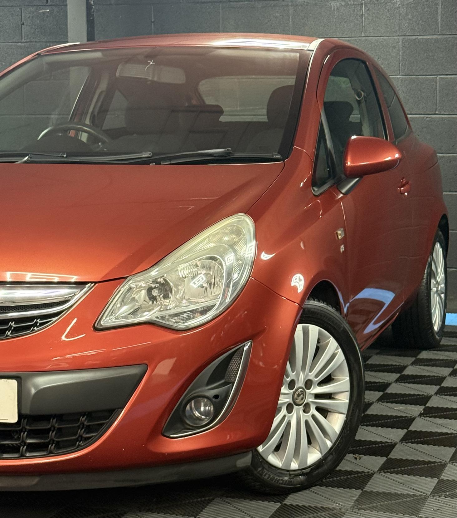 Vauxhall Corsa 1.2i ecoFLEX 16V Excite Hatchback 3dr Petrol Easytronic Euro 5 (A/C) (85 ps)