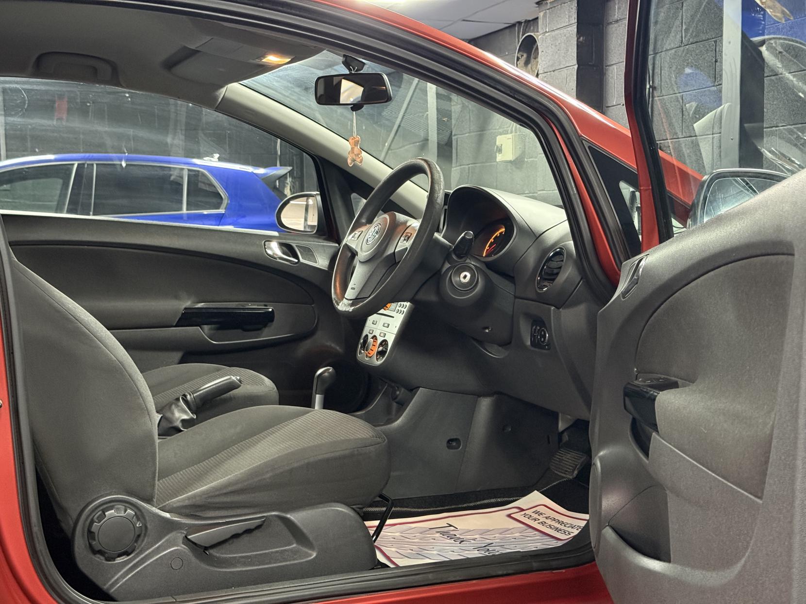 Vauxhall Corsa 1.2i ecoFLEX 16V Excite Hatchback 3dr Petrol Easytronic Euro 5 (A/C) (85 ps)