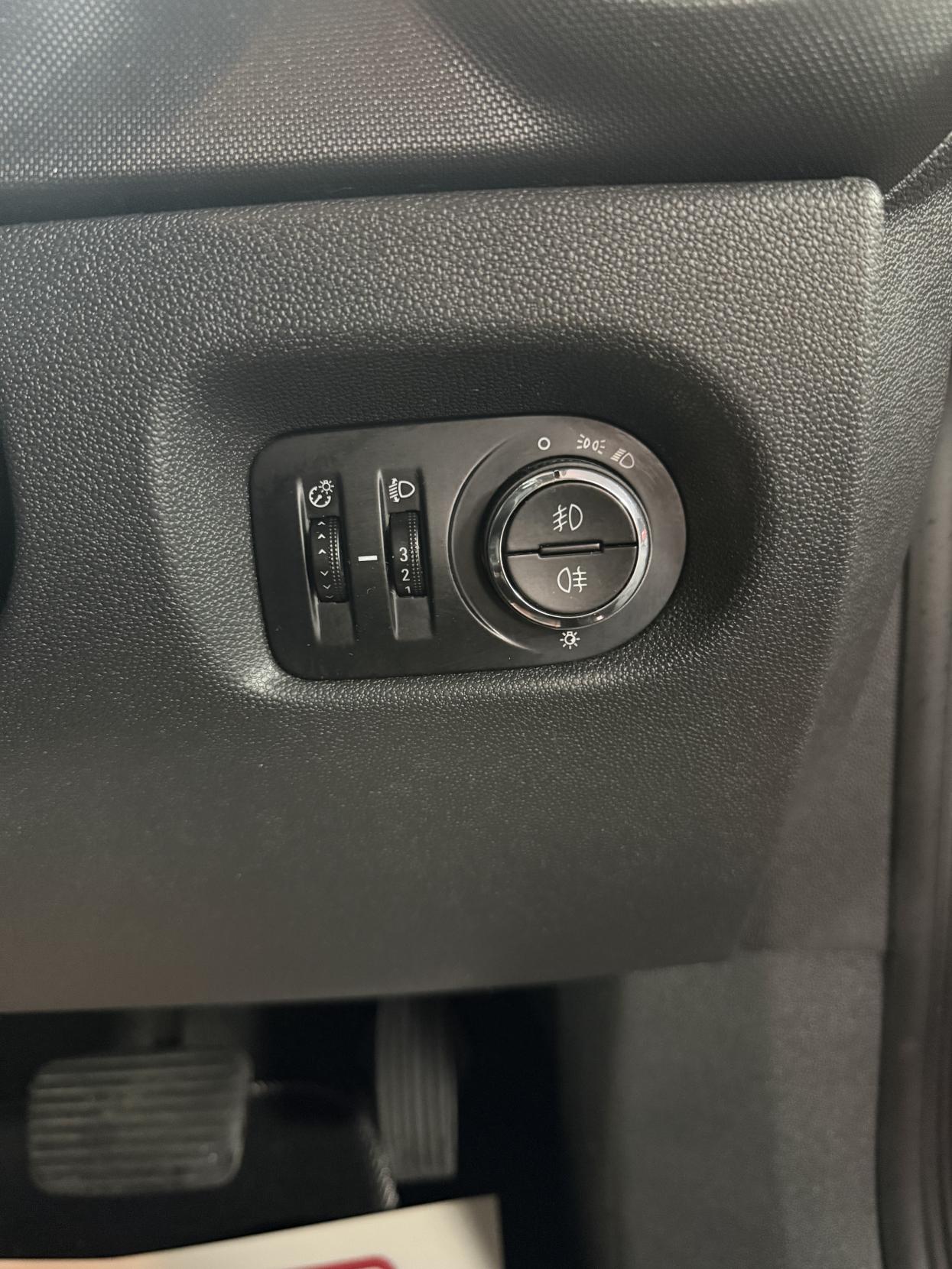 Vauxhall Corsa 1.2i ecoFLEX 16V Excite Hatchback 3dr Petrol Easytronic Euro 5 (A/C) (85 ps)