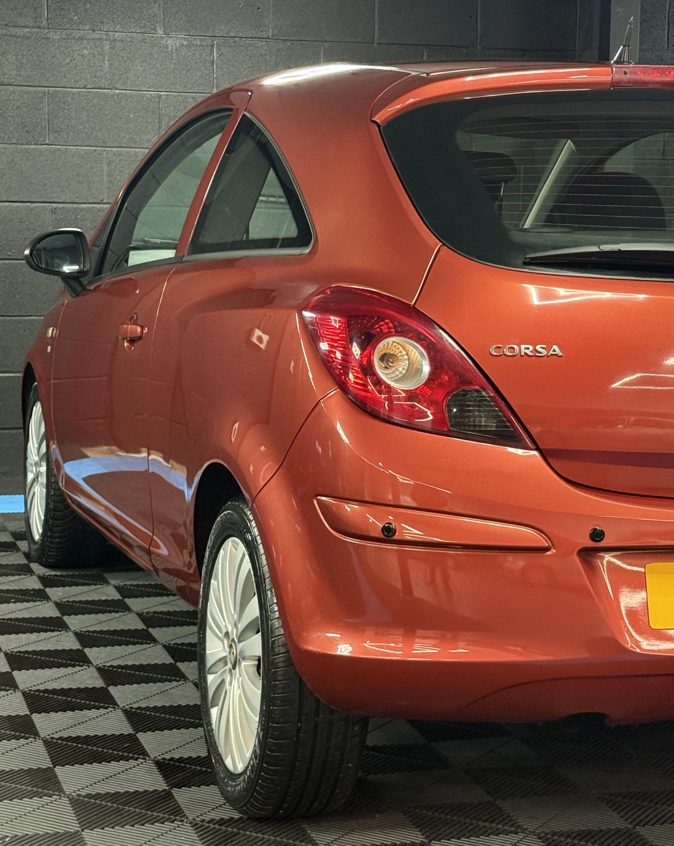 Vauxhall Corsa 1.2i ecoFLEX 16V Excite Hatchback 3dr Petrol Easytronic Euro 5 (A/C) (85 ps)