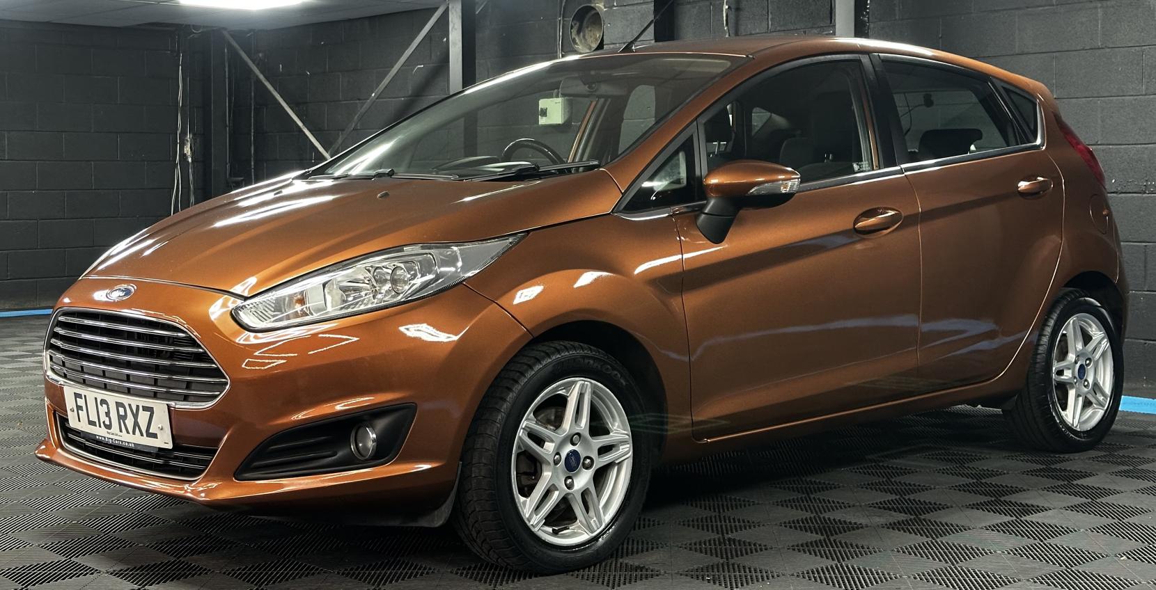 Ford Fiesta 1.6 Zetec Hatchback 5dr Petrol Powershift Euro 5 (105 ps)