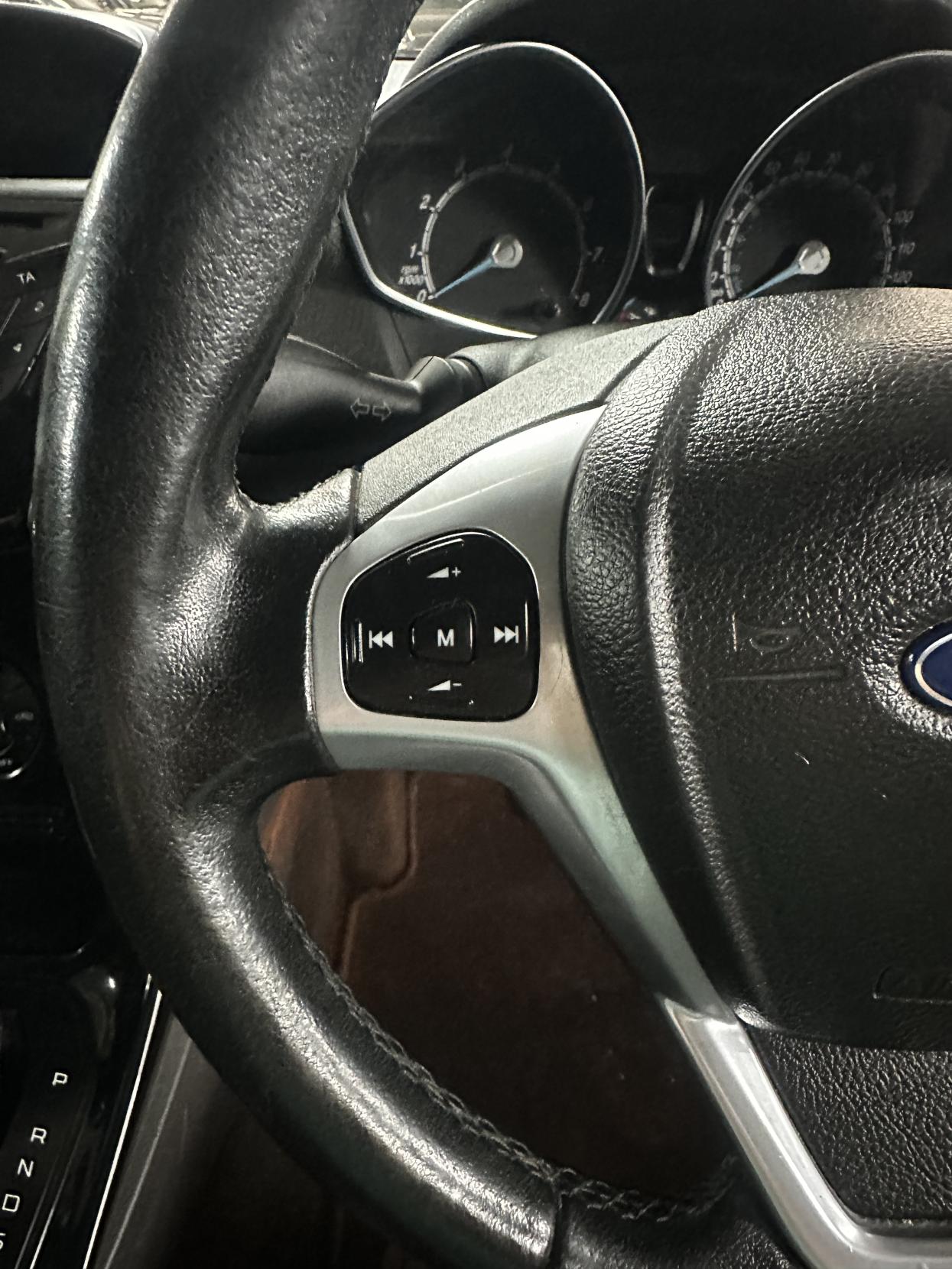 Ford Fiesta 1.6 Zetec Hatchback 5dr Petrol Powershift Euro 5 (105 ps)