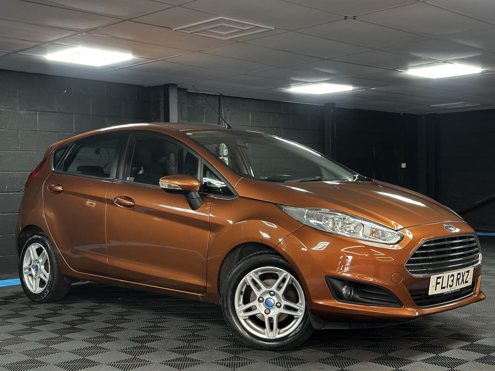 Ford Fiesta 1.6 Zetec Hatchback 5dr Petrol Powershift Euro 5 (105 ps)