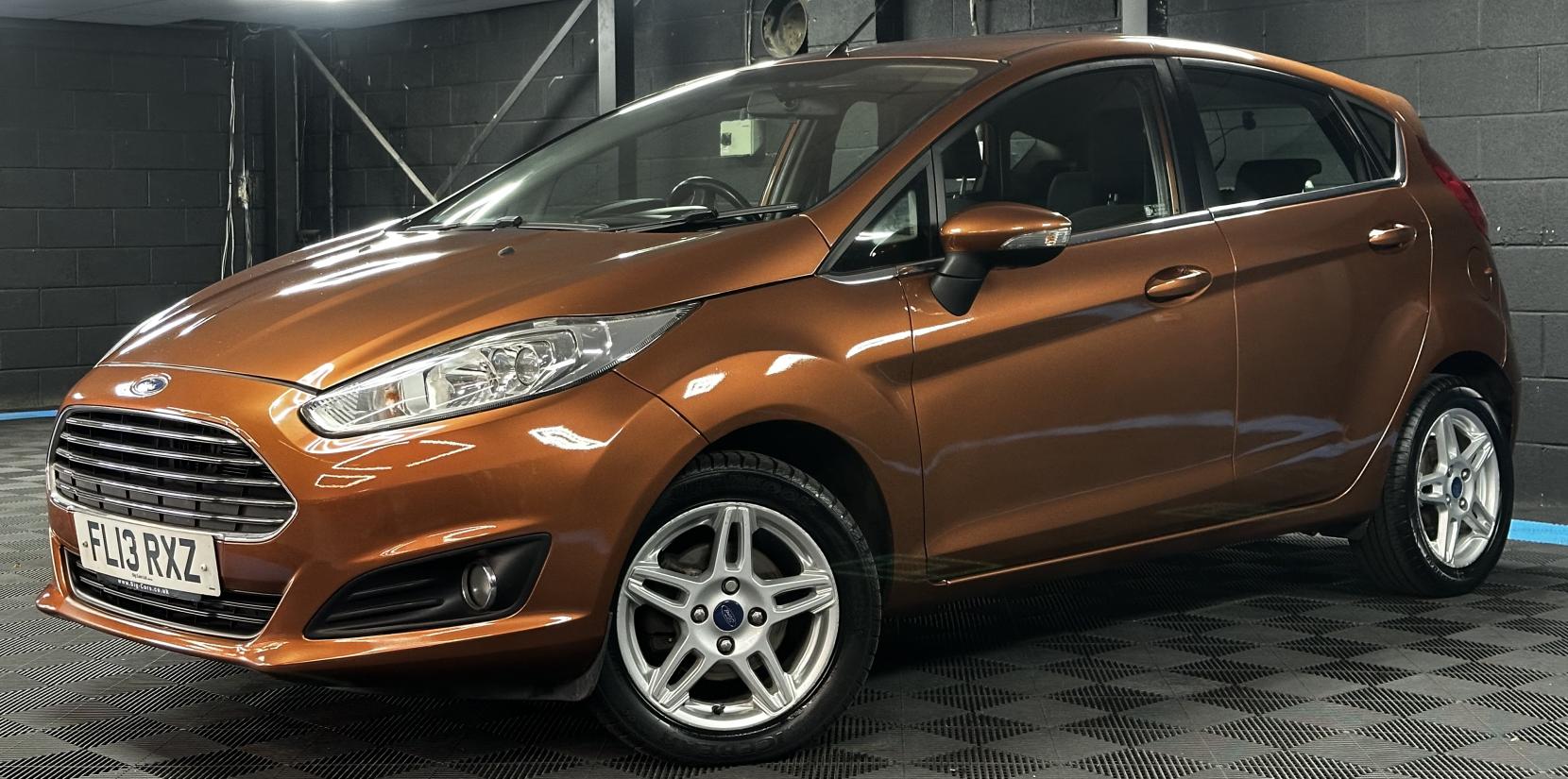 Ford Fiesta 1.6 Zetec Hatchback 5dr Petrol Powershift Euro 5 (105 ps)