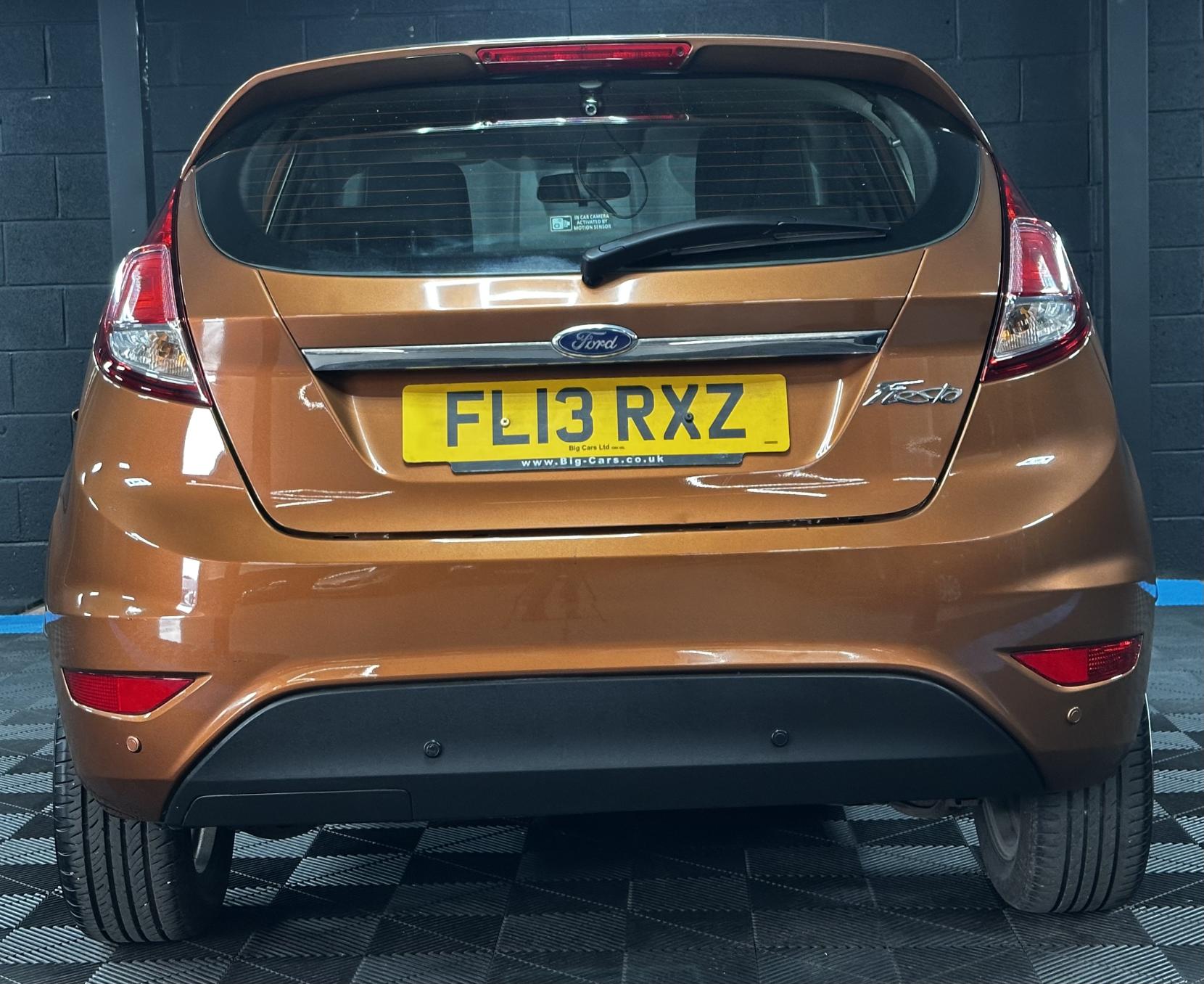 Ford Fiesta 1.6 Zetec Hatchback 5dr Petrol Powershift Euro 5 (105 ps)